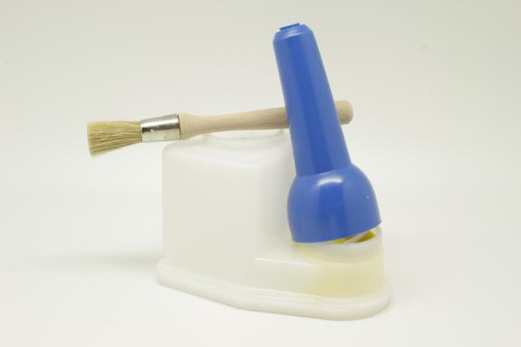 DISTRIBUTEUR COLLE 0.4 litre